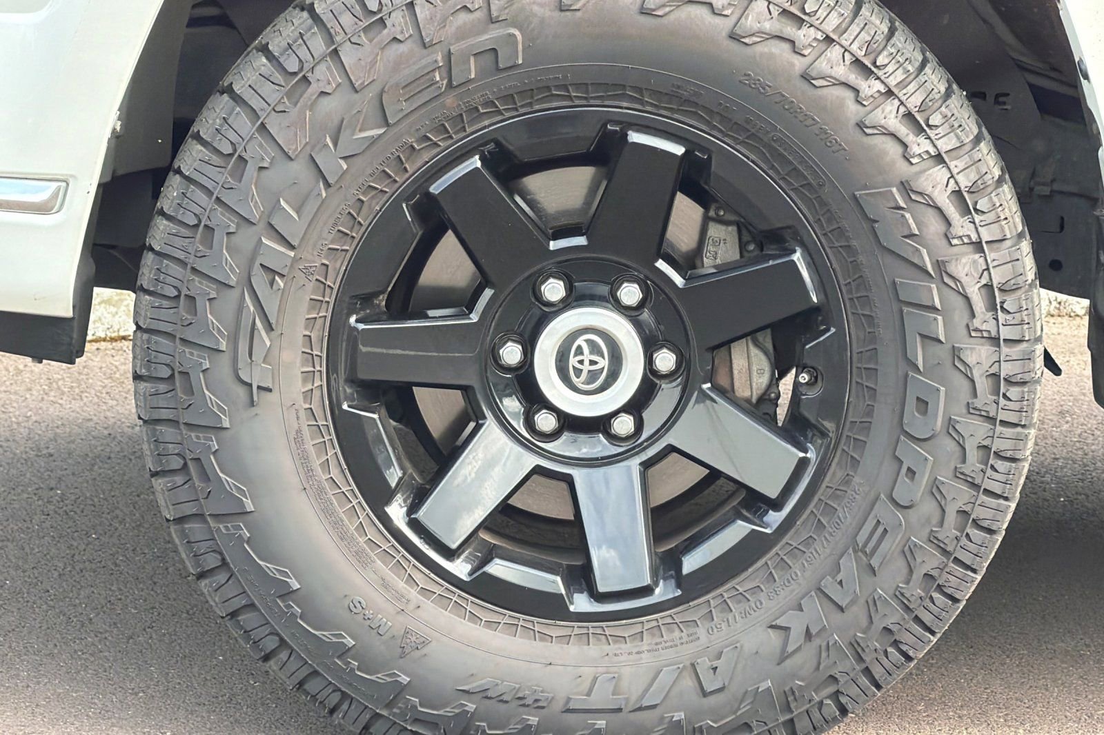 Used 2018 Toyota 4Runner Limited image 27