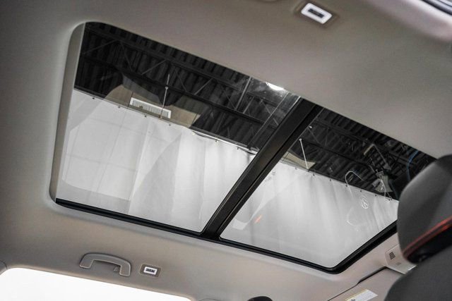 Used 2025 Volkswagen Atlas Peak Edition SE image 32