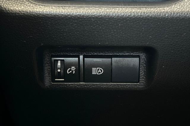 Certified 2020 Toyota RAV4 LE w/ Carpet Mat Package AWD/4WD image 29