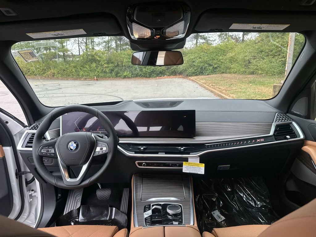 New 2026 BMW X5 xDrive50e w/ Climate Comfort Package image 19