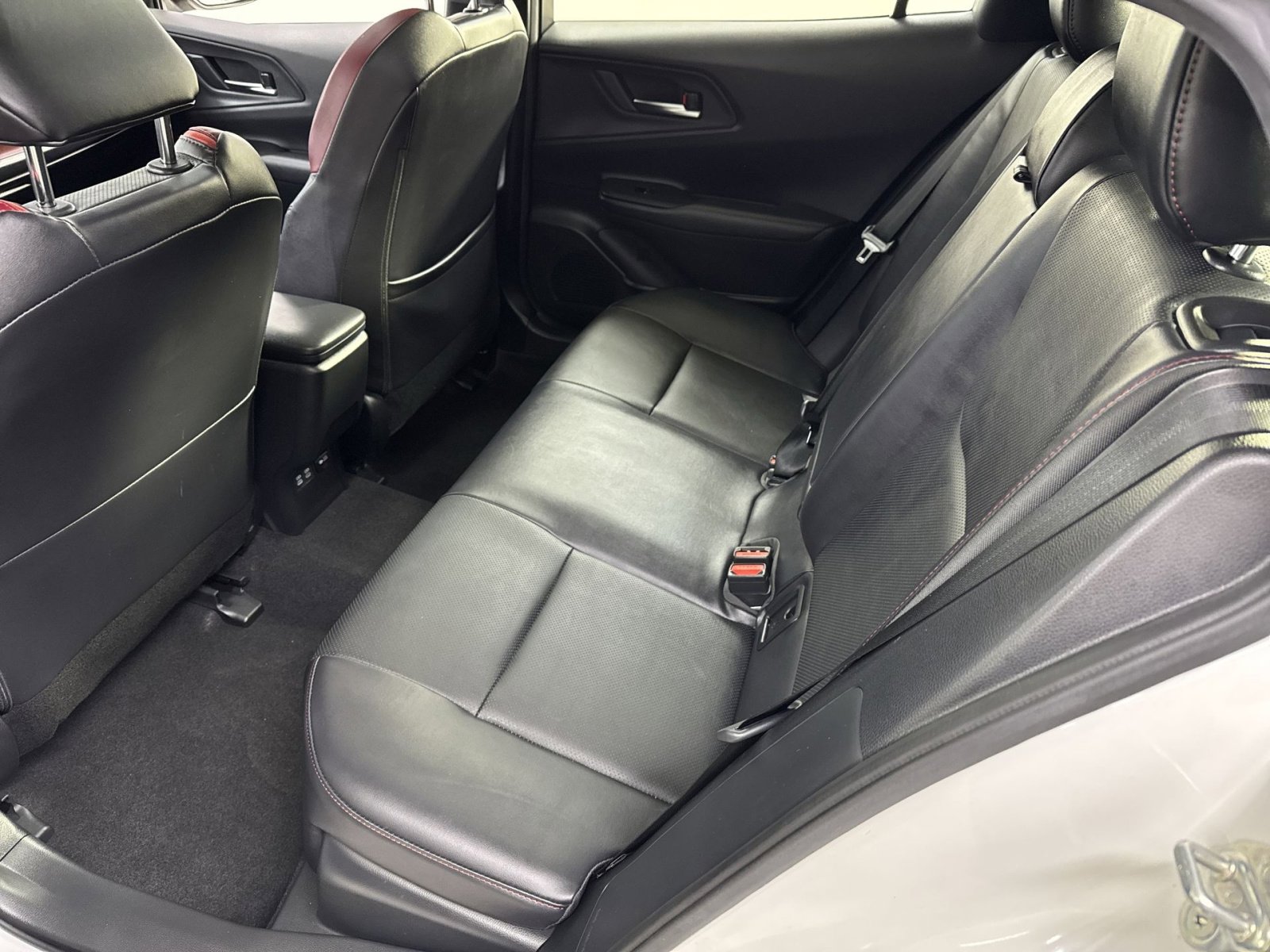 Used 2024 Toyota Prius Prime FWD image 37