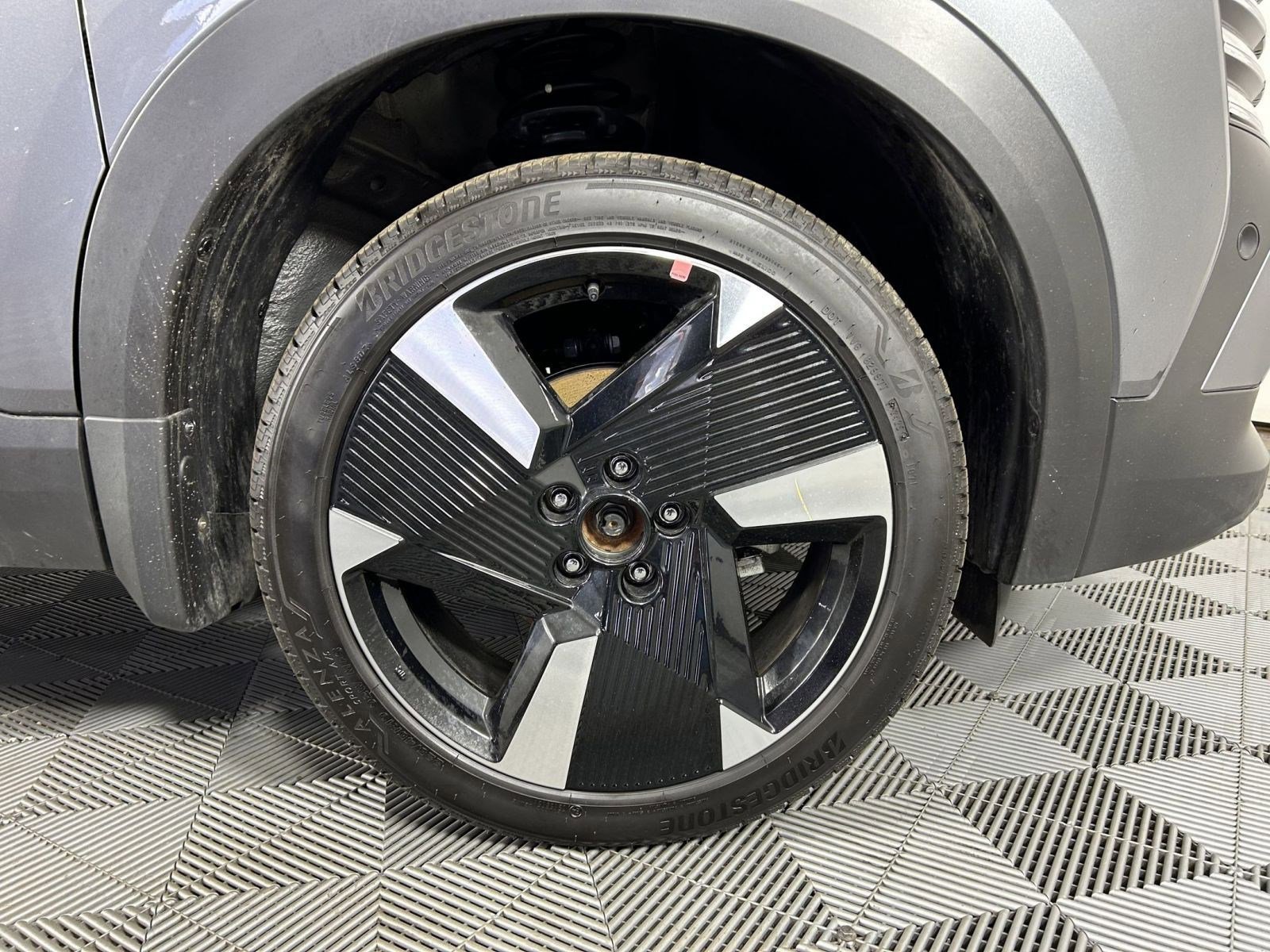 Used 2025 Nissan Kicks SR image 31