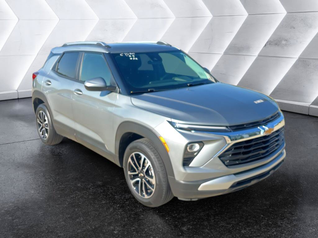 Used 2025 Chevrolet TrailBlazer LT AWD/4WD image 7