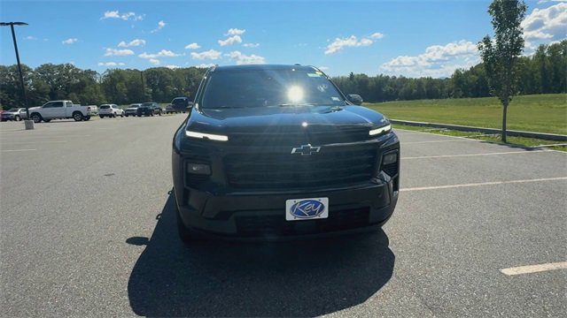 New 2026 Chevrolet Traverse LT w/ Midnight/Sport Edition image 3
