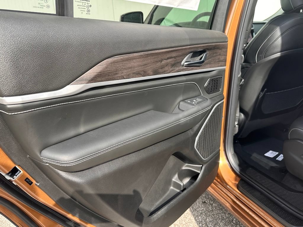 New 2026 Jeep Grand Cherokee L Limited AWD/4WD image 15