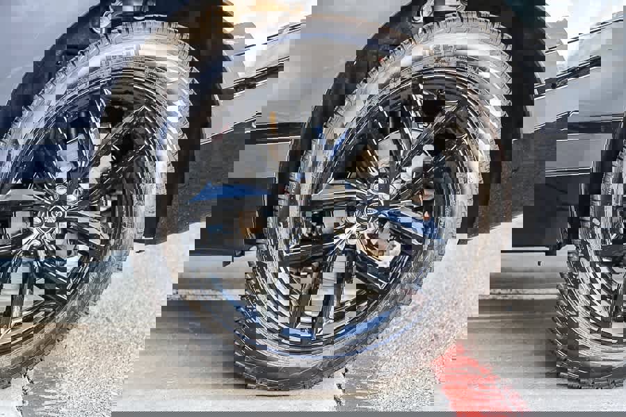 New 2026 Land Rover Range Rover Velar Dynamic SE image 11