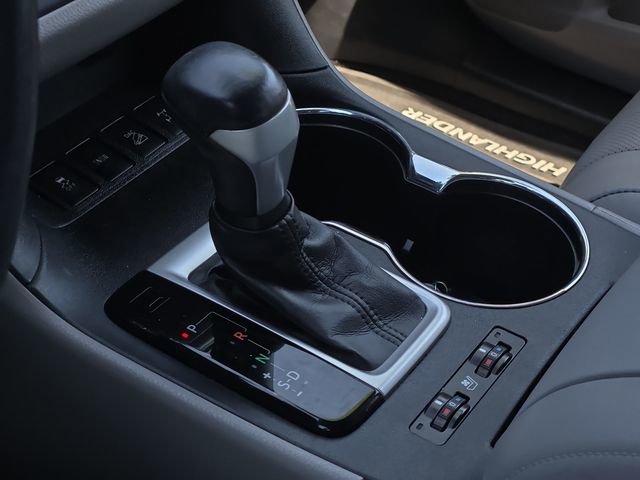 Used 2015 Toyota Highlander Limited Platinum image 23