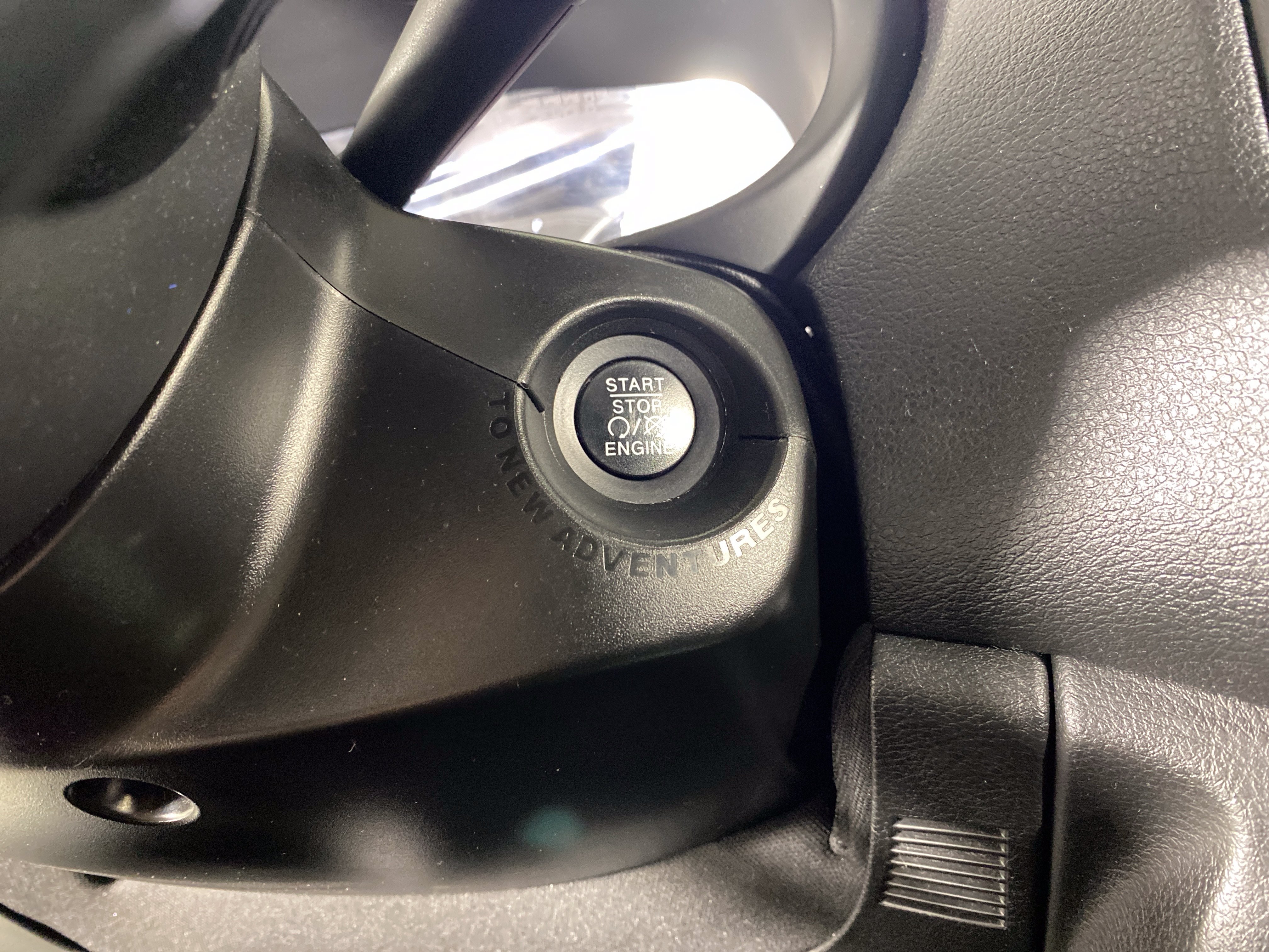 Used 2020 Jeep Renegade Latitude w/ Cold Weather Group AWD/4WD image 26
