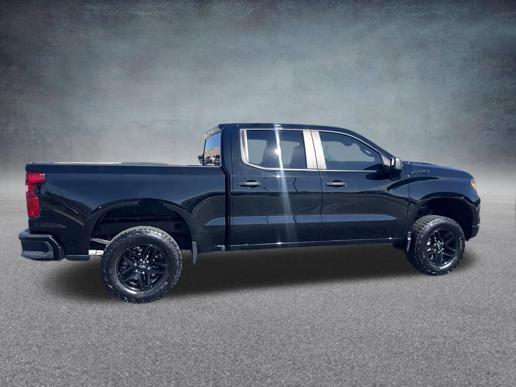 Used 2024 Chevrolet Silverado 1500 Custom Trail Boss w/ LPO, Dark Essentials Package AWD/4WD image 2