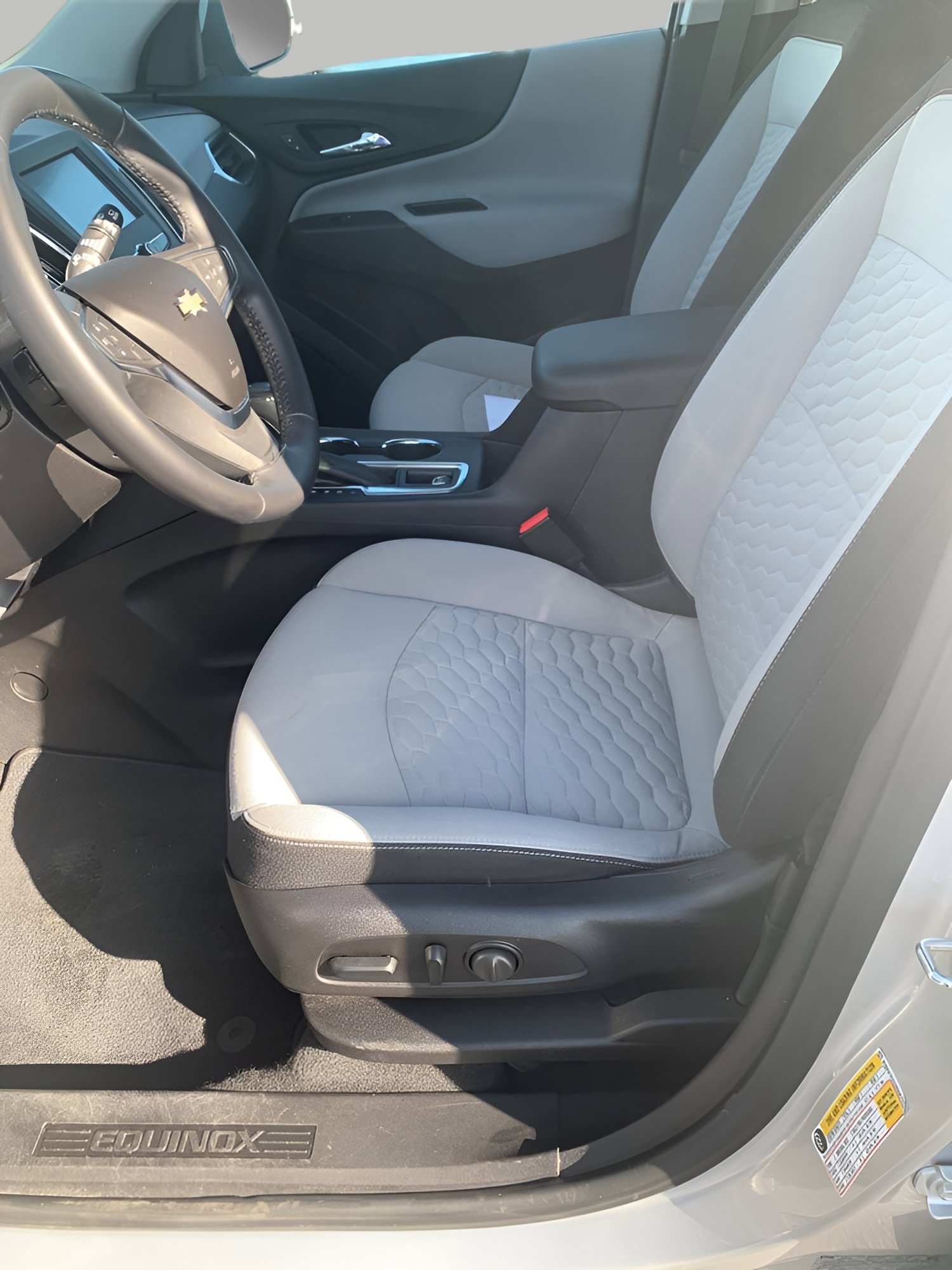 Used 2018 Chevrolet Equinox LT image 11