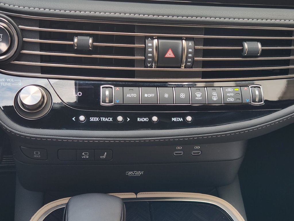 Used 2024 Lexus LS 500 w/ Interior Upgrade Package RWD image 18