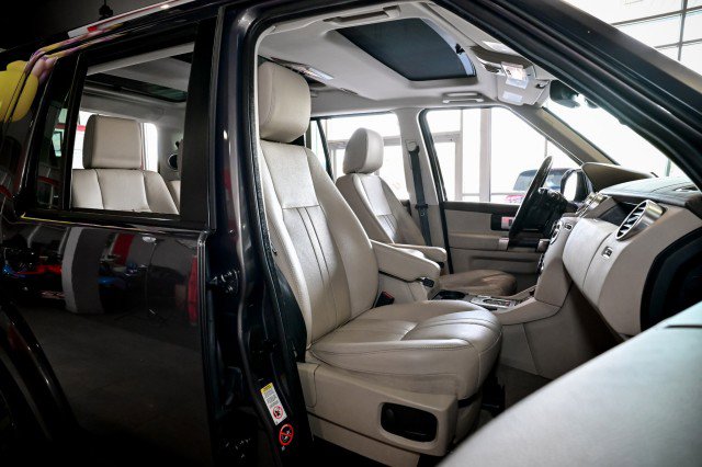 Used 2016 Land Rover LR4 HSE Silver Edition AWD/4WD image 28