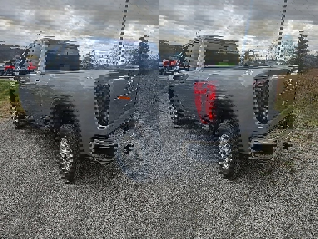 New 2026 GMC Sierra 2500 SLE image 3
