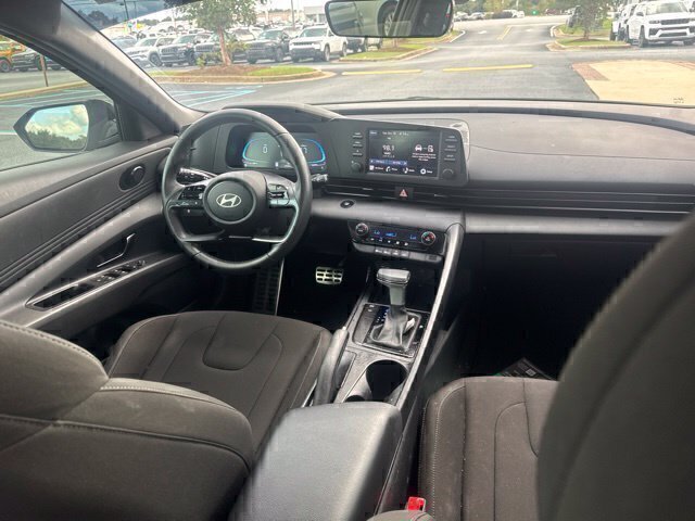 Used 2025 Hyundai Elantra Sport FWD image 23