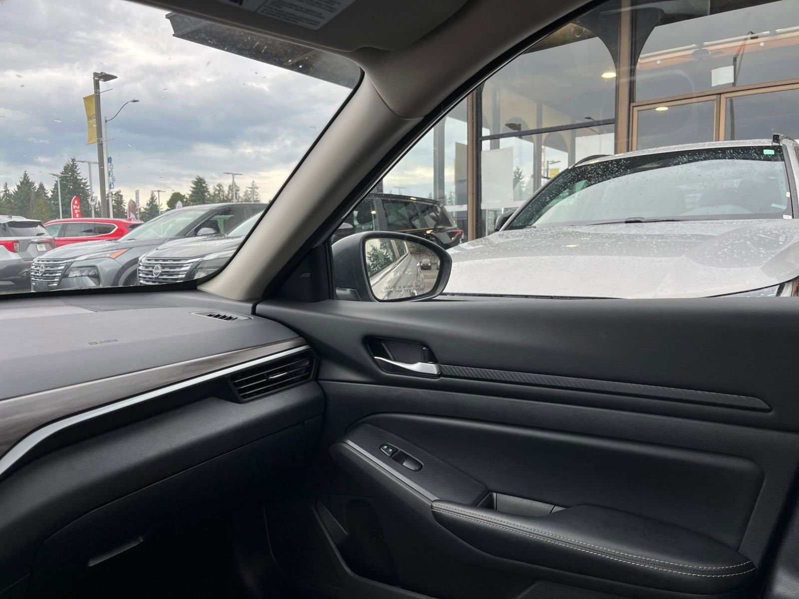 Used 2024 Nissan Altima 2.5 SV image 35