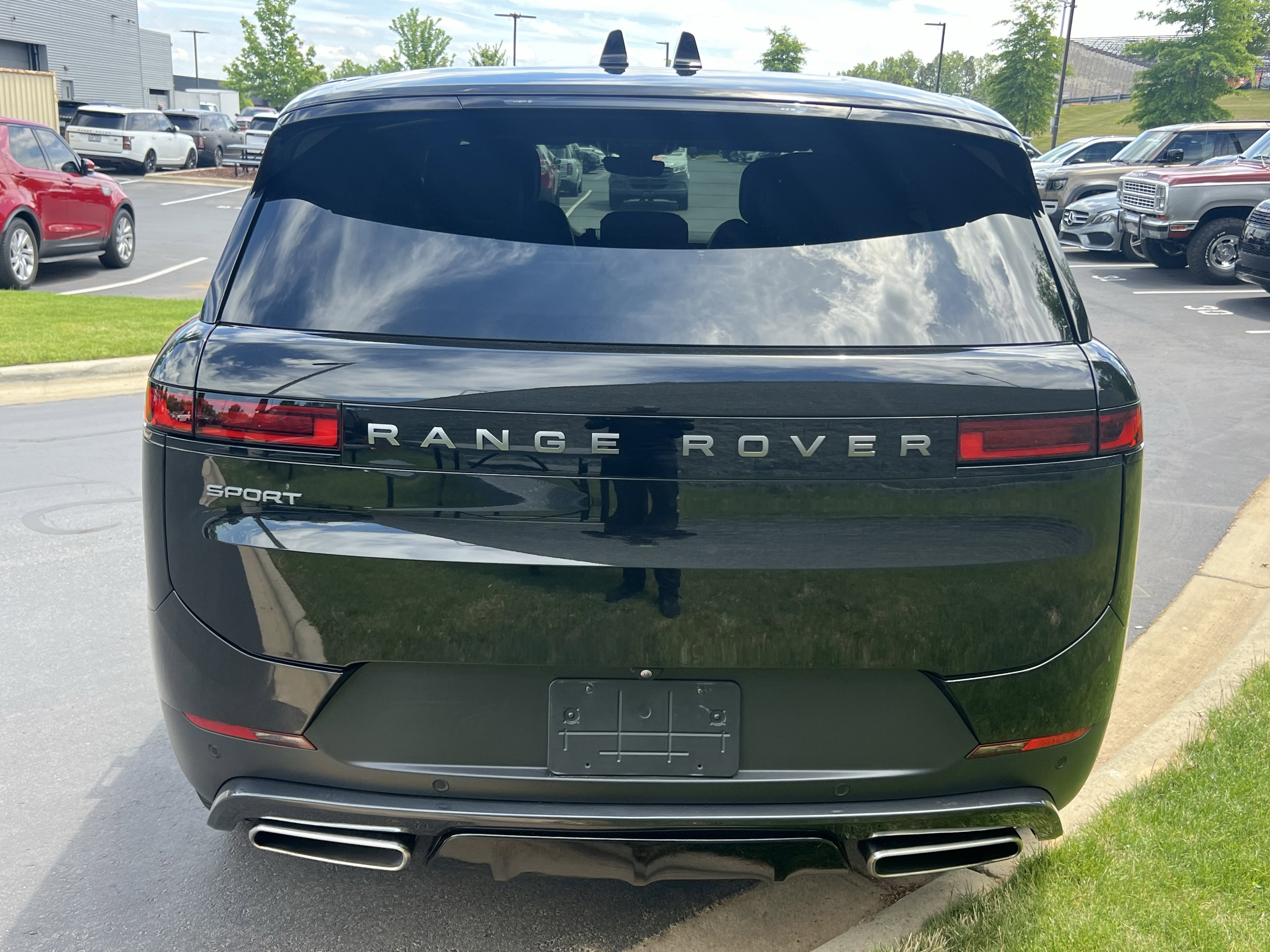 Certified 2024 Land Rover Range Rover Sport SE AWD/4WD image 6