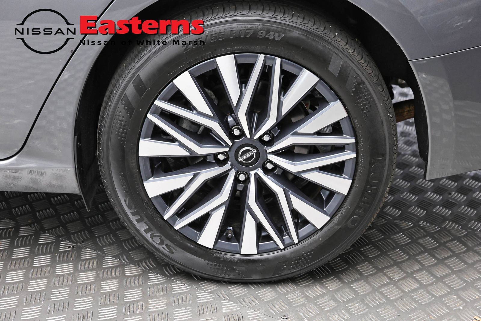 Used 2025 Nissan Altima 2.5 SV FWD image 8