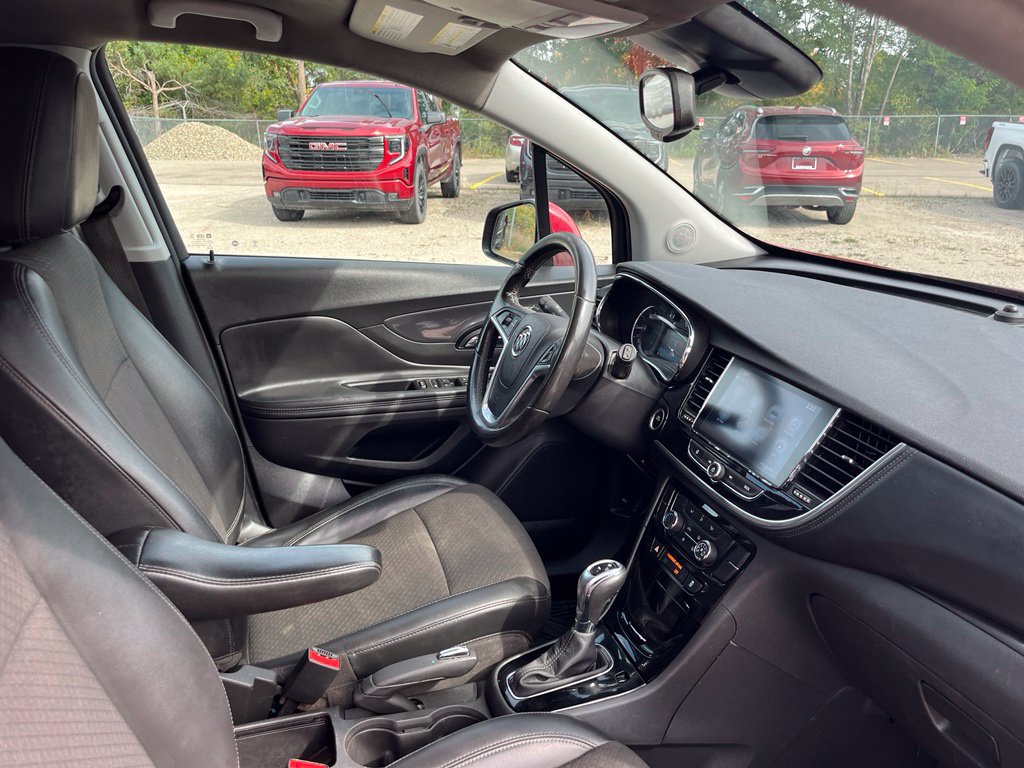 Used 2020 Buick Encore Preferred w/ Safety Package FWD image 37