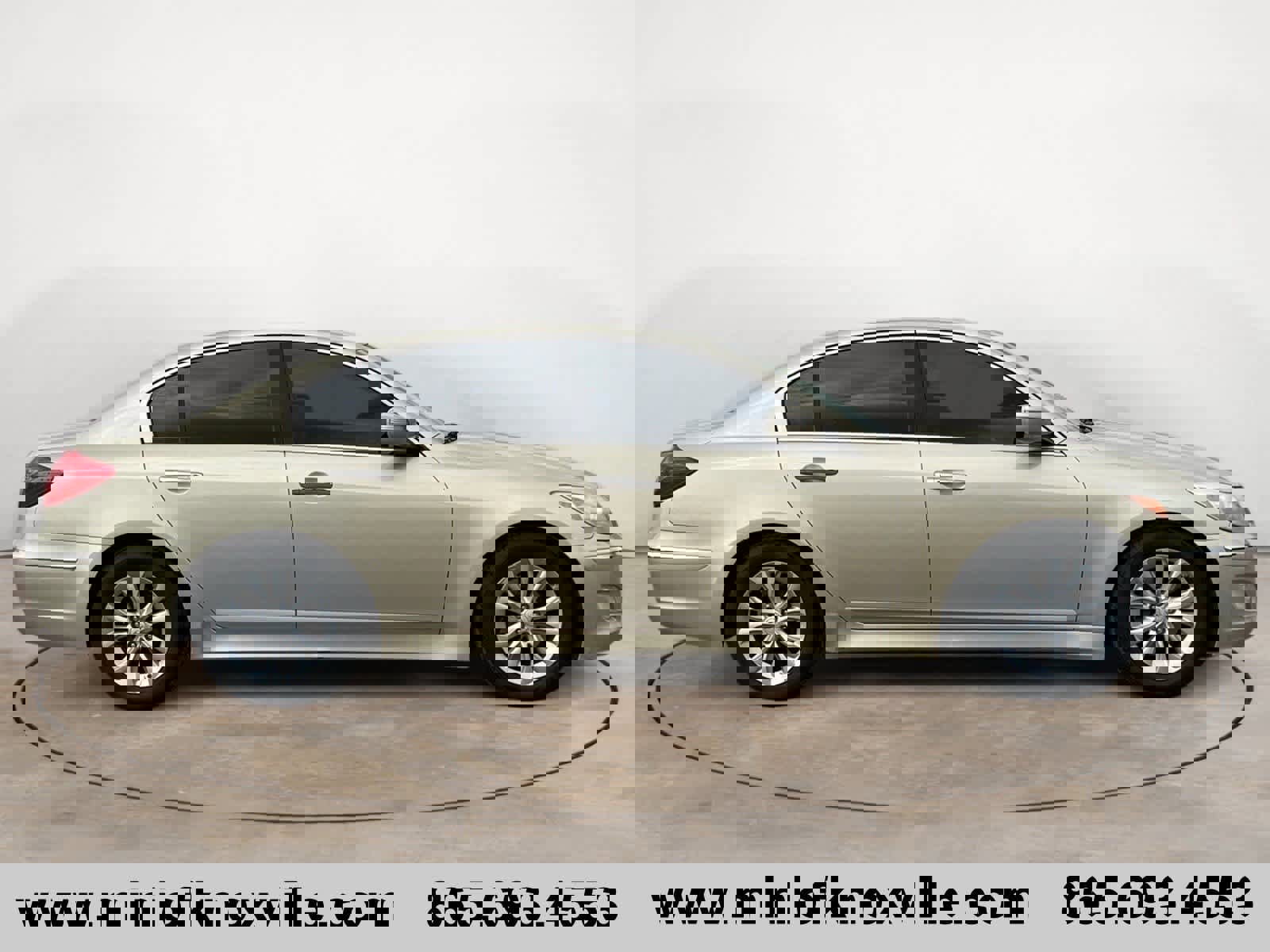 Used 2012 Hyundai Genesis 3.8 image 2