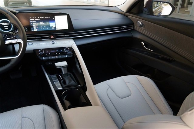 Certified 2025 Hyundai Elantra Limited image 25
