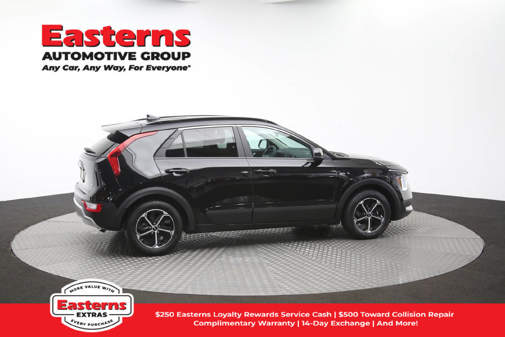 Used 2024 Kia Niro LX FWD image 43