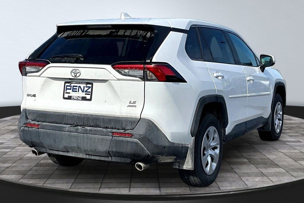 Used 2024 Toyota RAV4 LE AWD/4WD image 6