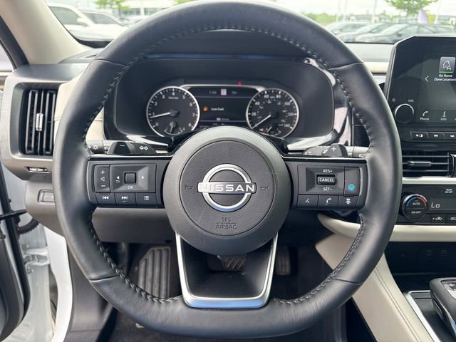 Used 2025 Nissan Pathfinder SL AWD/4WD image 28