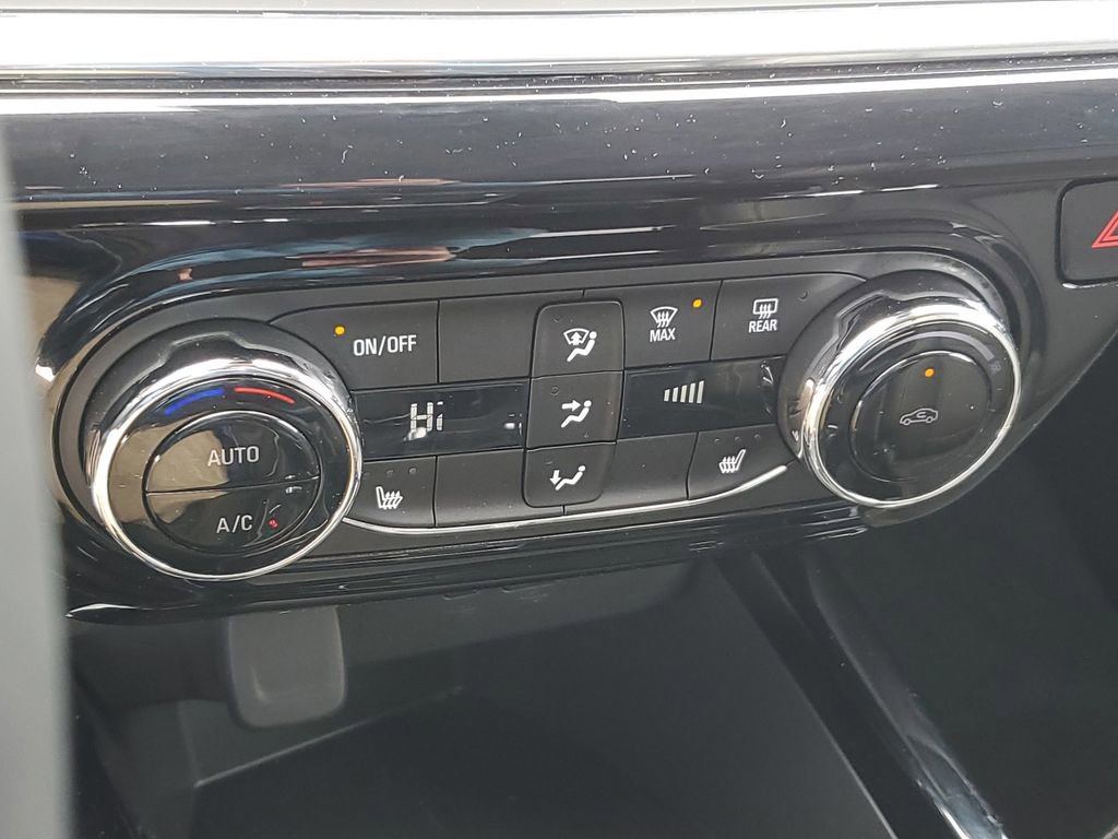 Used 2025 Chevrolet Trax ACTIV w/ Driver Confidence Package image 15