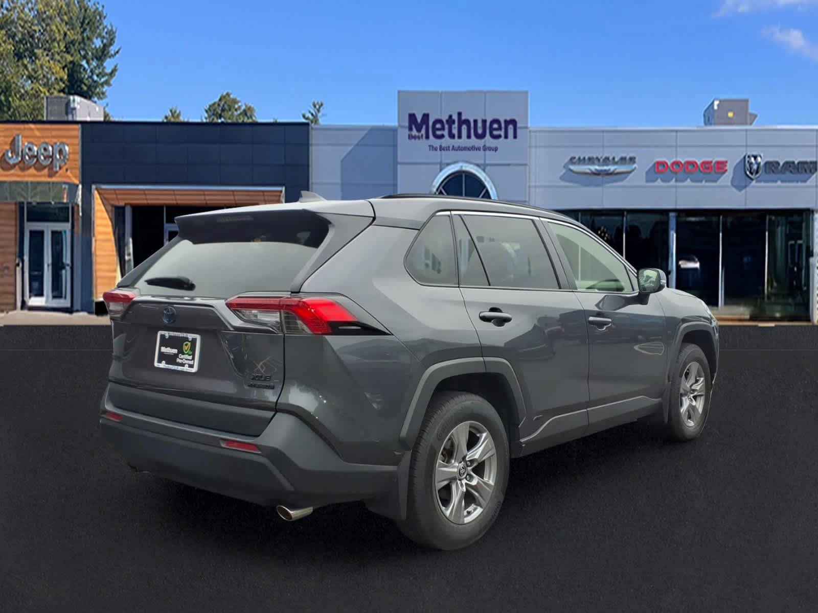 Used 2023 Toyota RAV4 XLE w/ XLE Grade Weather Package AWD/4WD image 5
