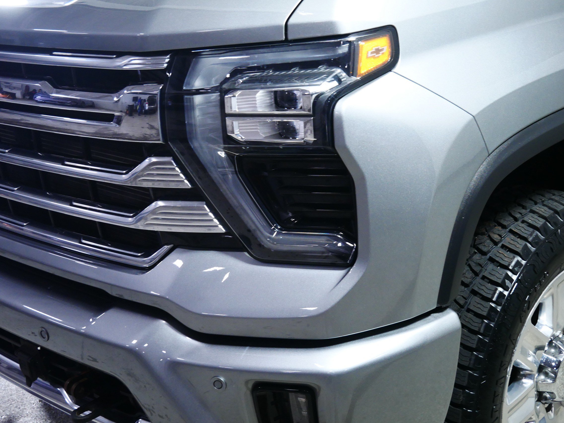 Used 2024 Chevrolet Silverado 2500 High Country w/ High Country Premium Package AWD/4WD image 16