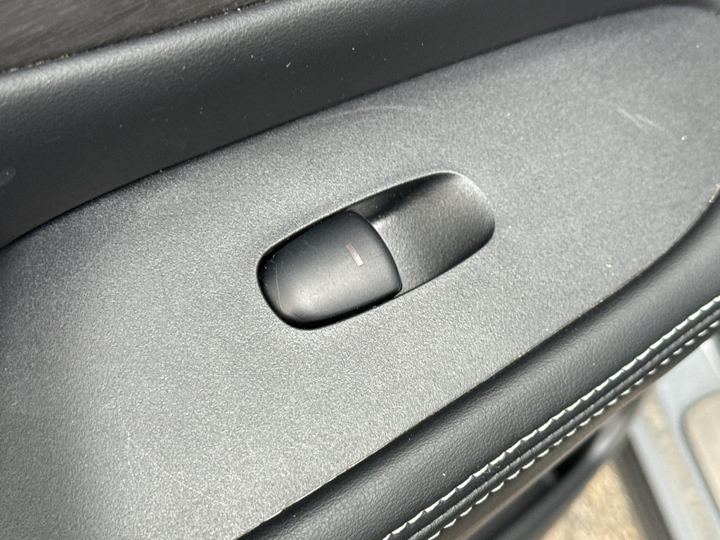 Certified 2024 Nissan Murano SV w/ SV Midnight Edition Package image 30