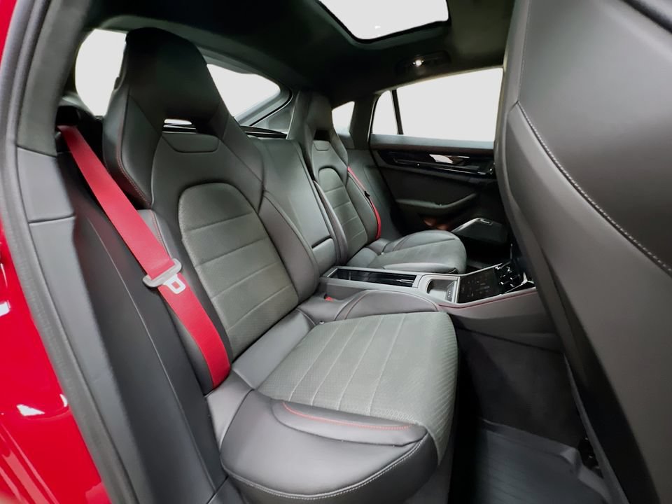 Certified 2026 Porsche Panamera GTS AWD/4WD image 30