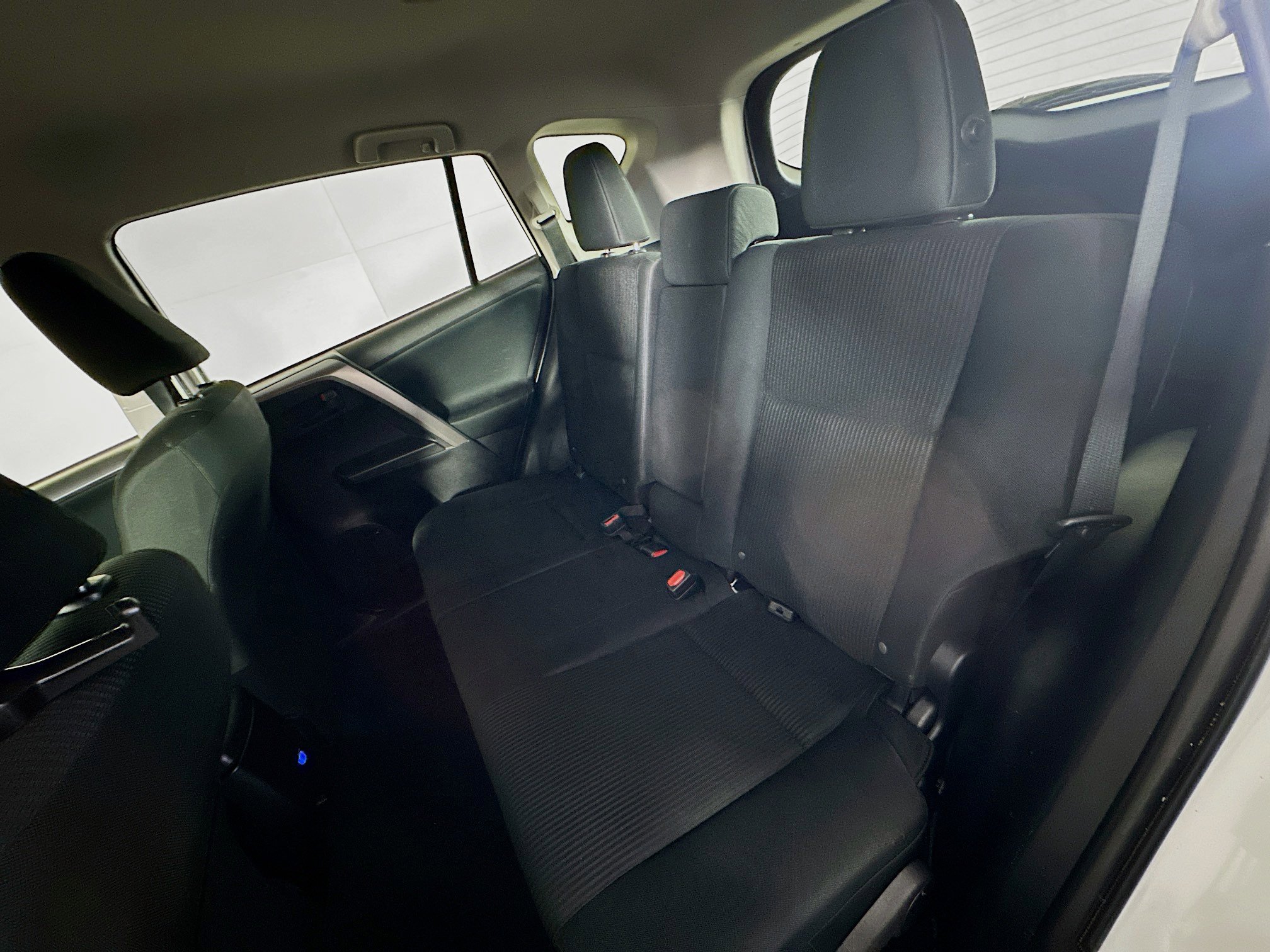 Used 2018 Toyota RAV4 LE image 25