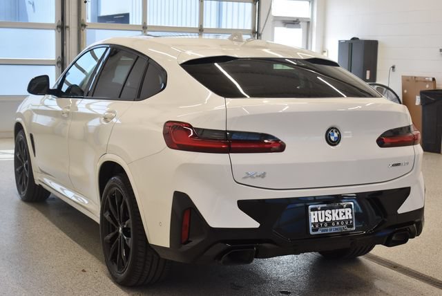 Used 2023 BMW X4 xDrive30i w/ M Sport Package AWD/4WD image 10