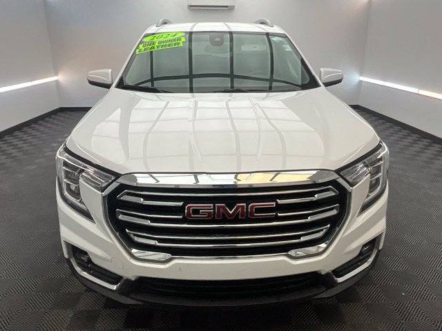 Used 2024 GMC Terrain SLT AWD/4WD image 2