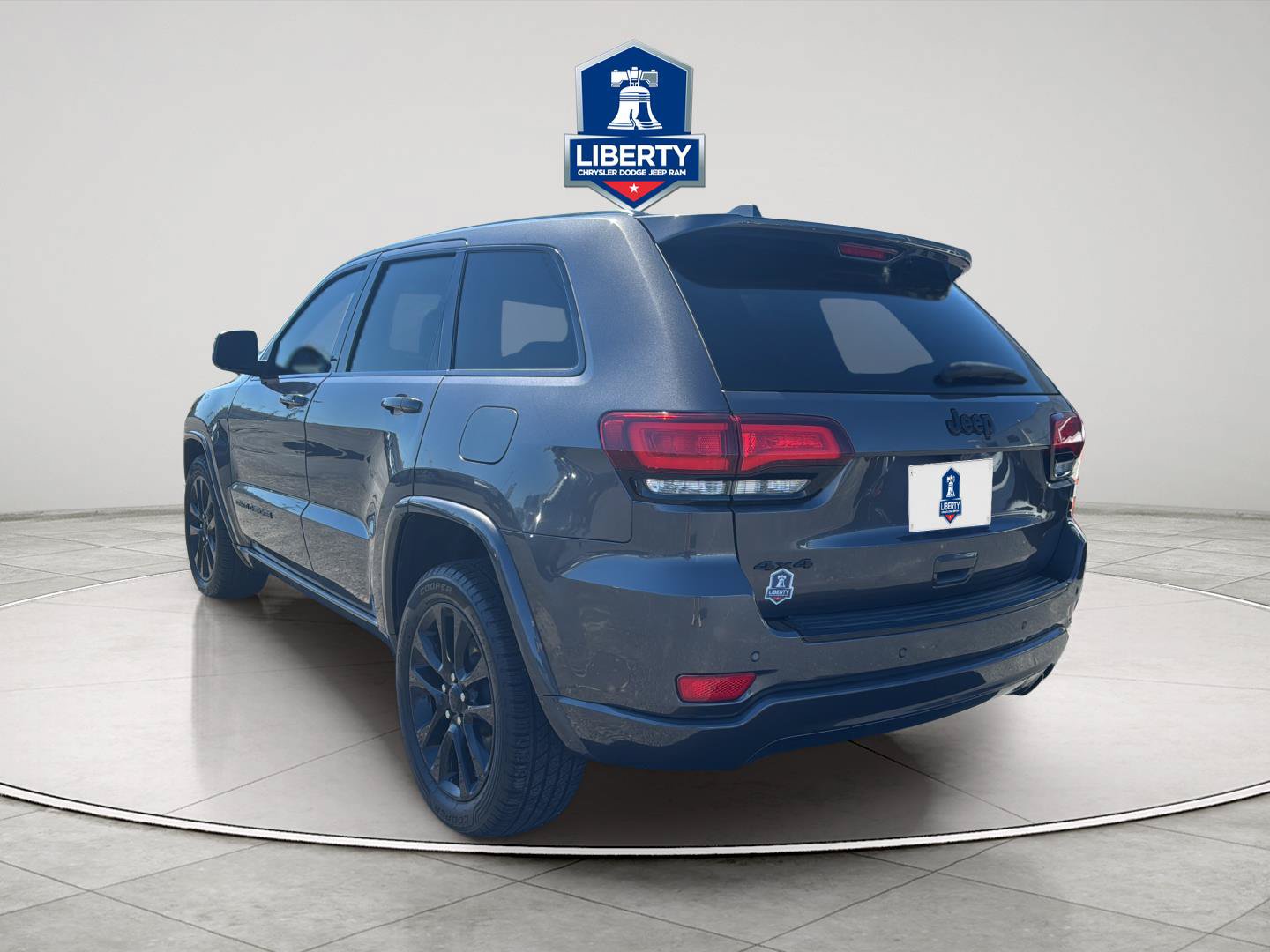 Certified 2018 Jeep Grand Cherokee Altitude AWD/4WD image 8