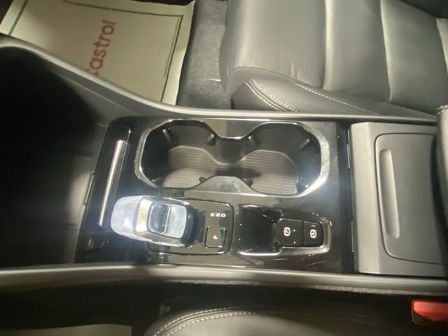 Certified 2025 Volvo XC40 B5 Ultra image 27