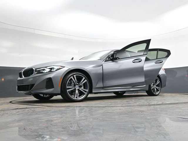 Used 2023 BMW 330i Sedan w/ Driving Assistance Package image 42