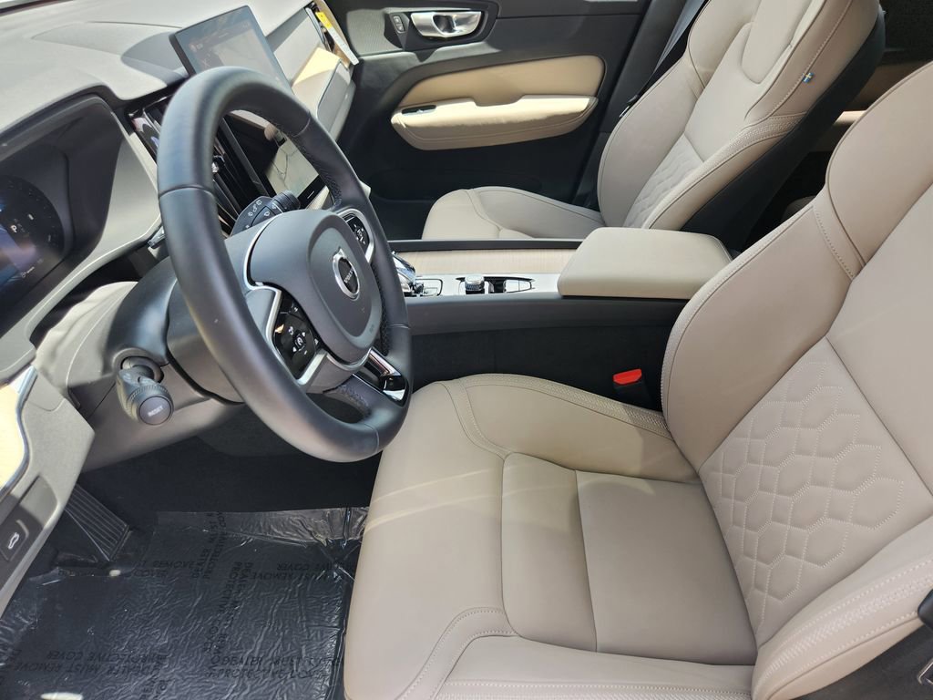 New 2026 Volvo XC60 B5 Plus w/ Protection Package Premier AWD/4WD image 4
