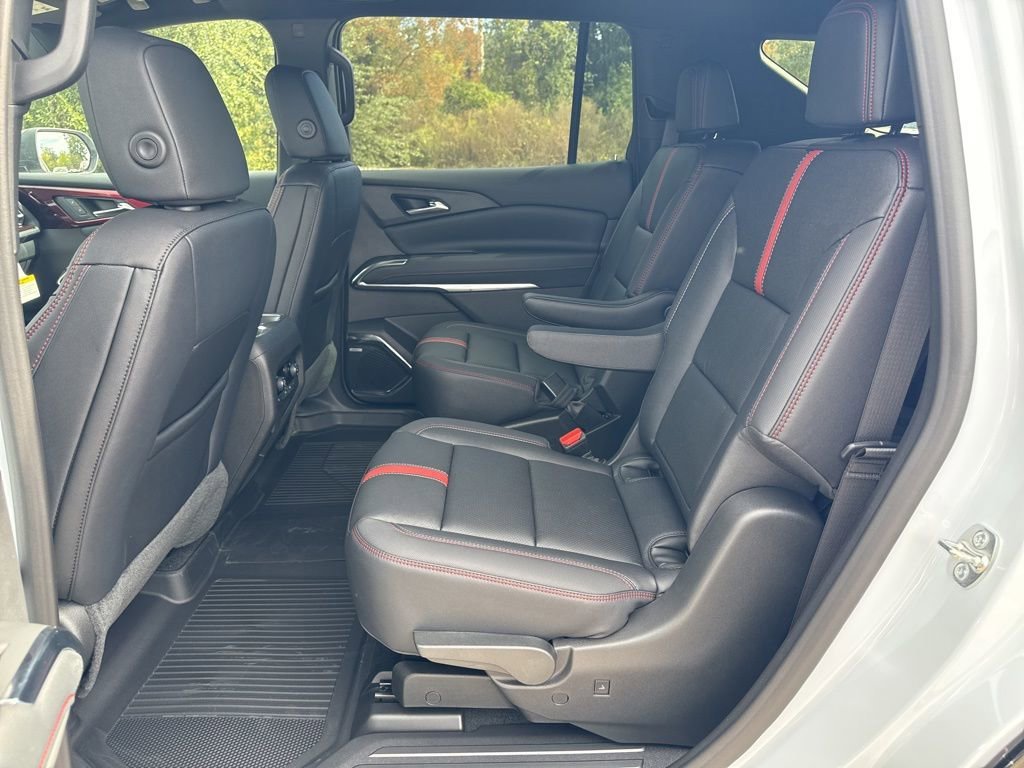 New 2026 Chevrolet Traverse RS w/ LPO, Floor Liner Package image 6