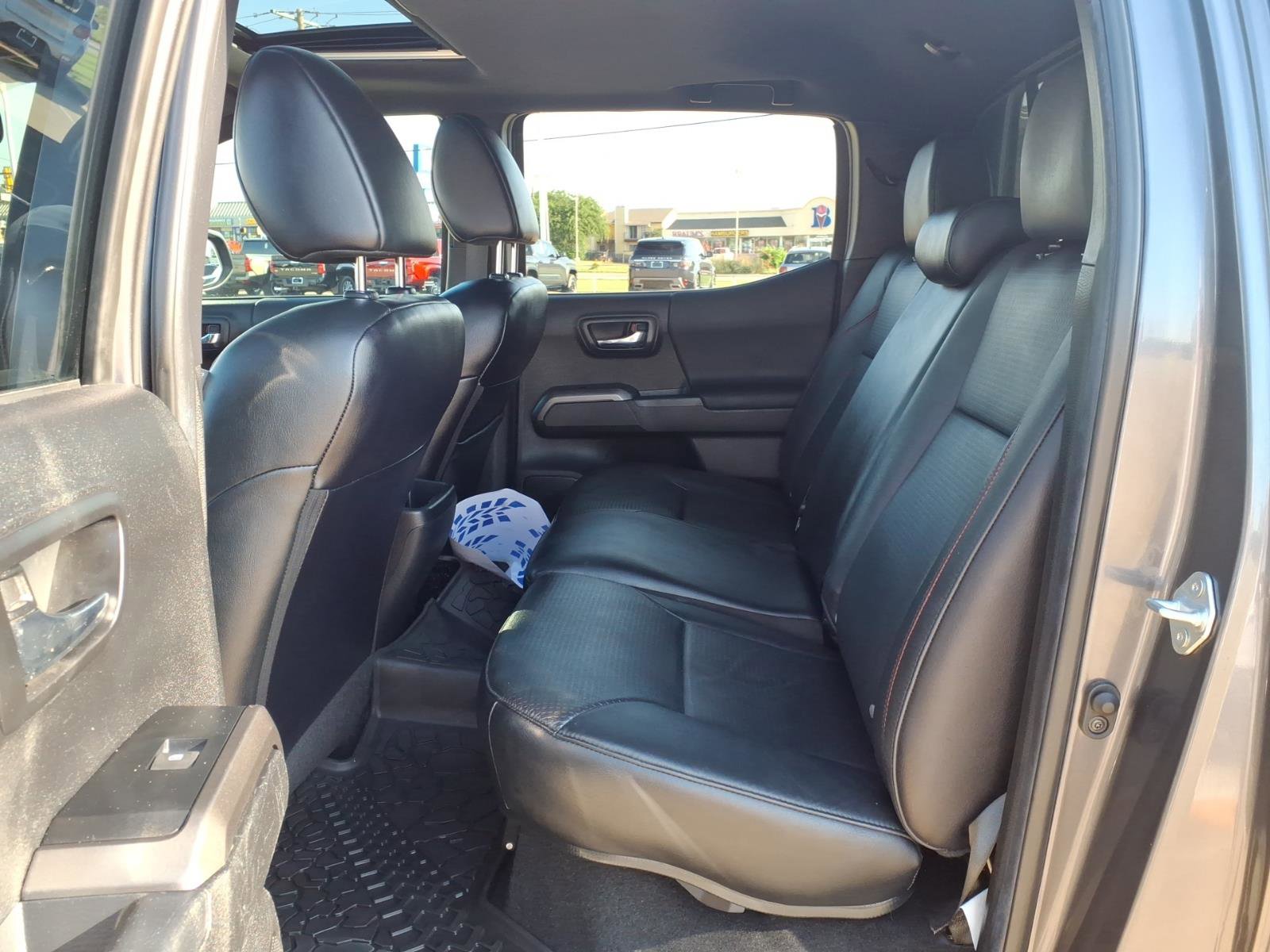 Used 2022 Toyota Tacoma TRD Pro AWD/4WD image 25