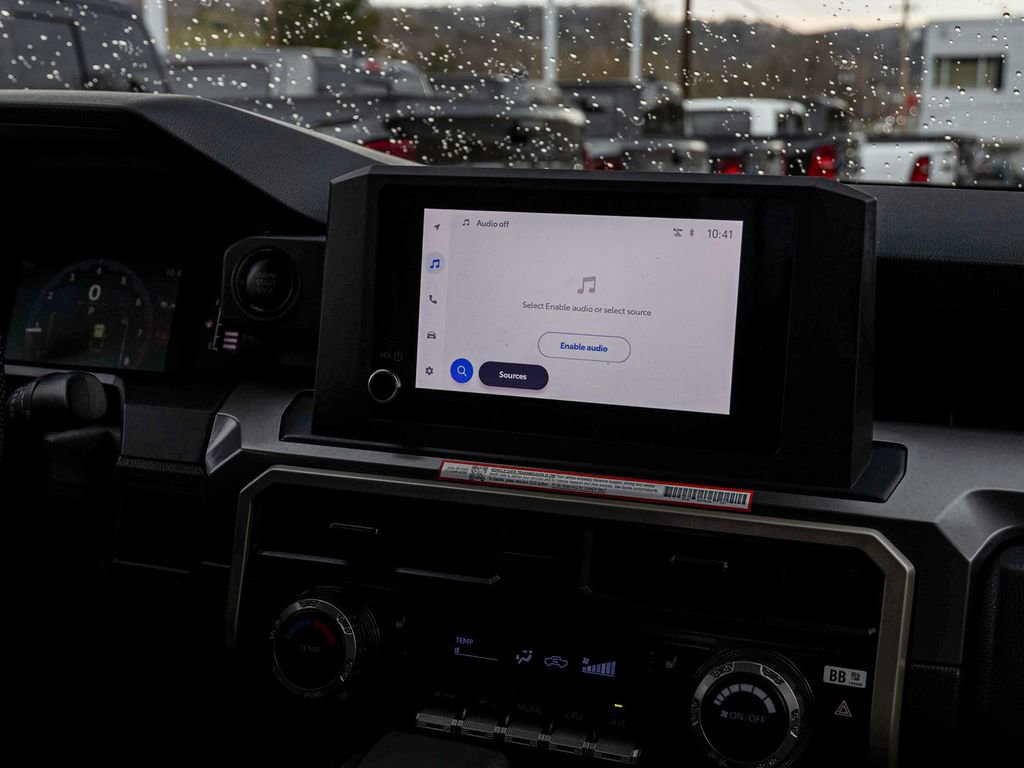 Used 2025 Toyota Tacoma SR5 AWD/4WD image 21