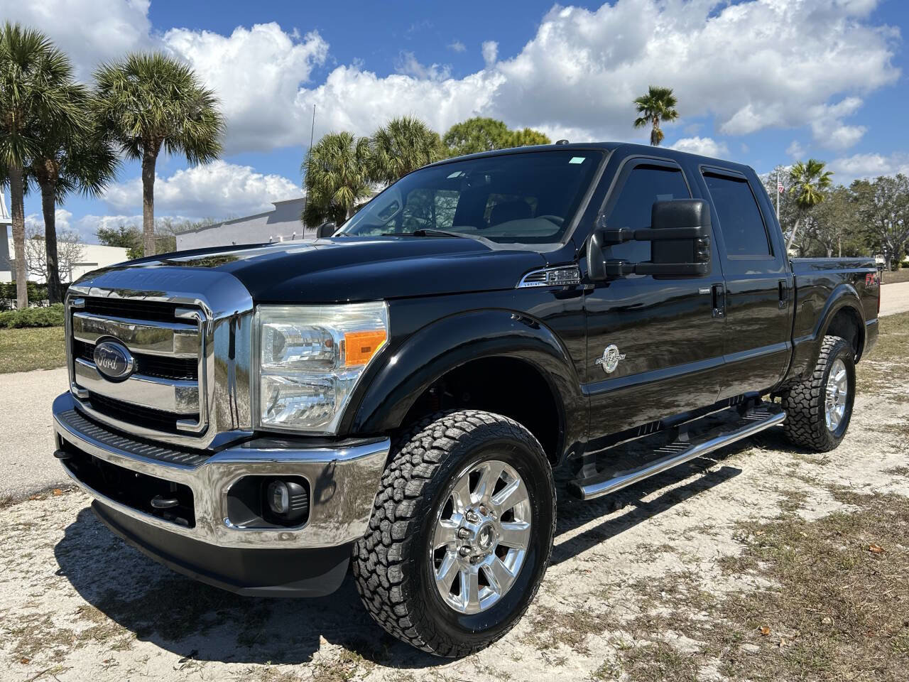 Used 2016 Ford F250 Lariat w/ Lariat Interior Package image 2