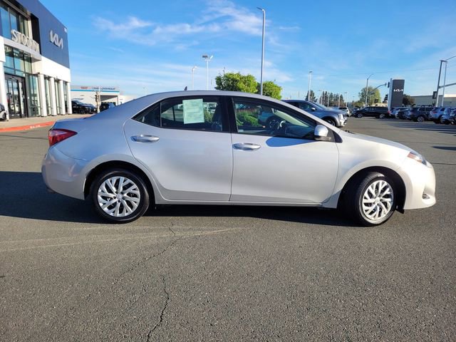 Used 2019 Toyota Corolla LE image 3