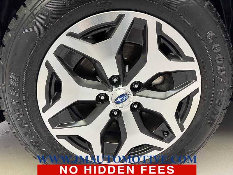 Used 2023 Subaru Forester Premium image 9