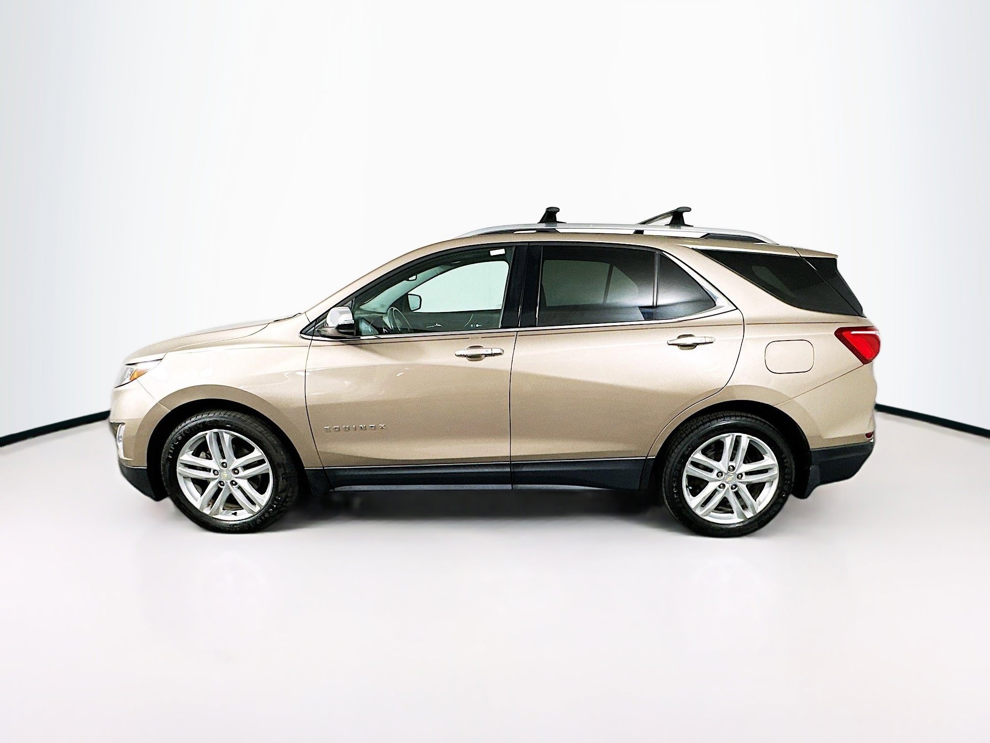 Used 2018 Chevrolet Equinox Premier FWD image 4