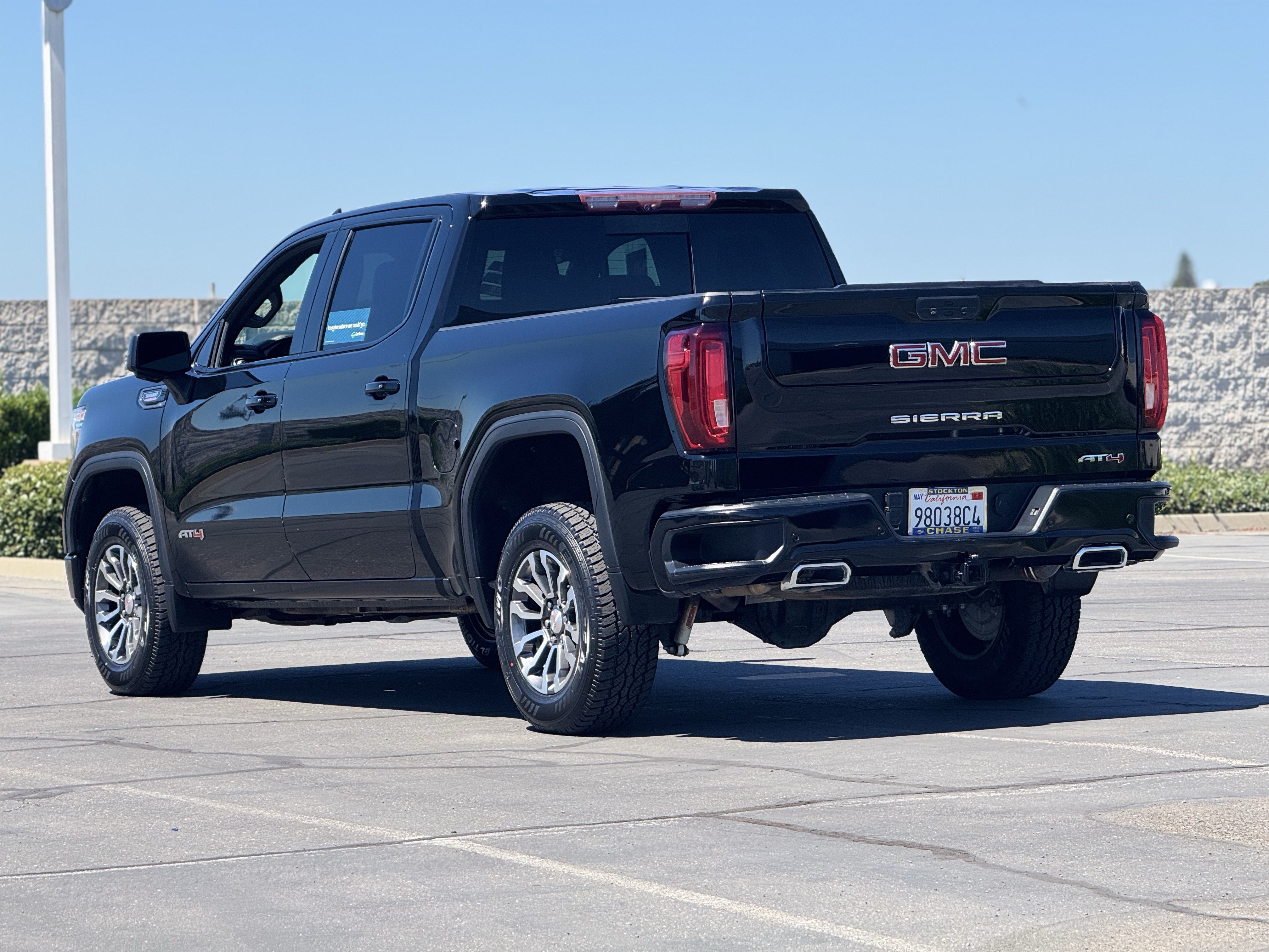 Used 2021 GMC Sierra 1500 AT4 w/ AT4 Value Package AWD/4WD image 5