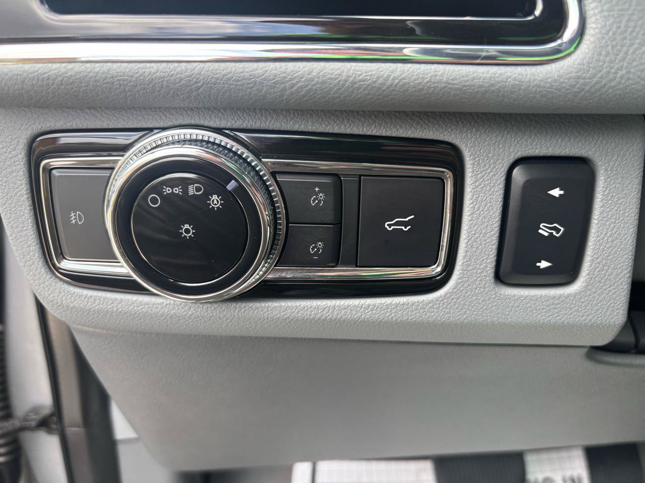 Used 2018 Lincoln Navigator L Reserve w/ Technology Package AWD/4WD image 19