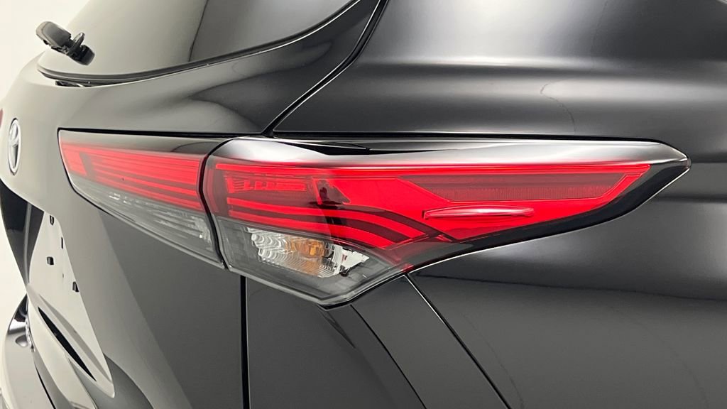 Used 2023 Toyota Highlander XLE image 25