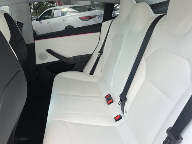 Used 2025 Tesla Model 3 Performance AWD/4WD image 11
